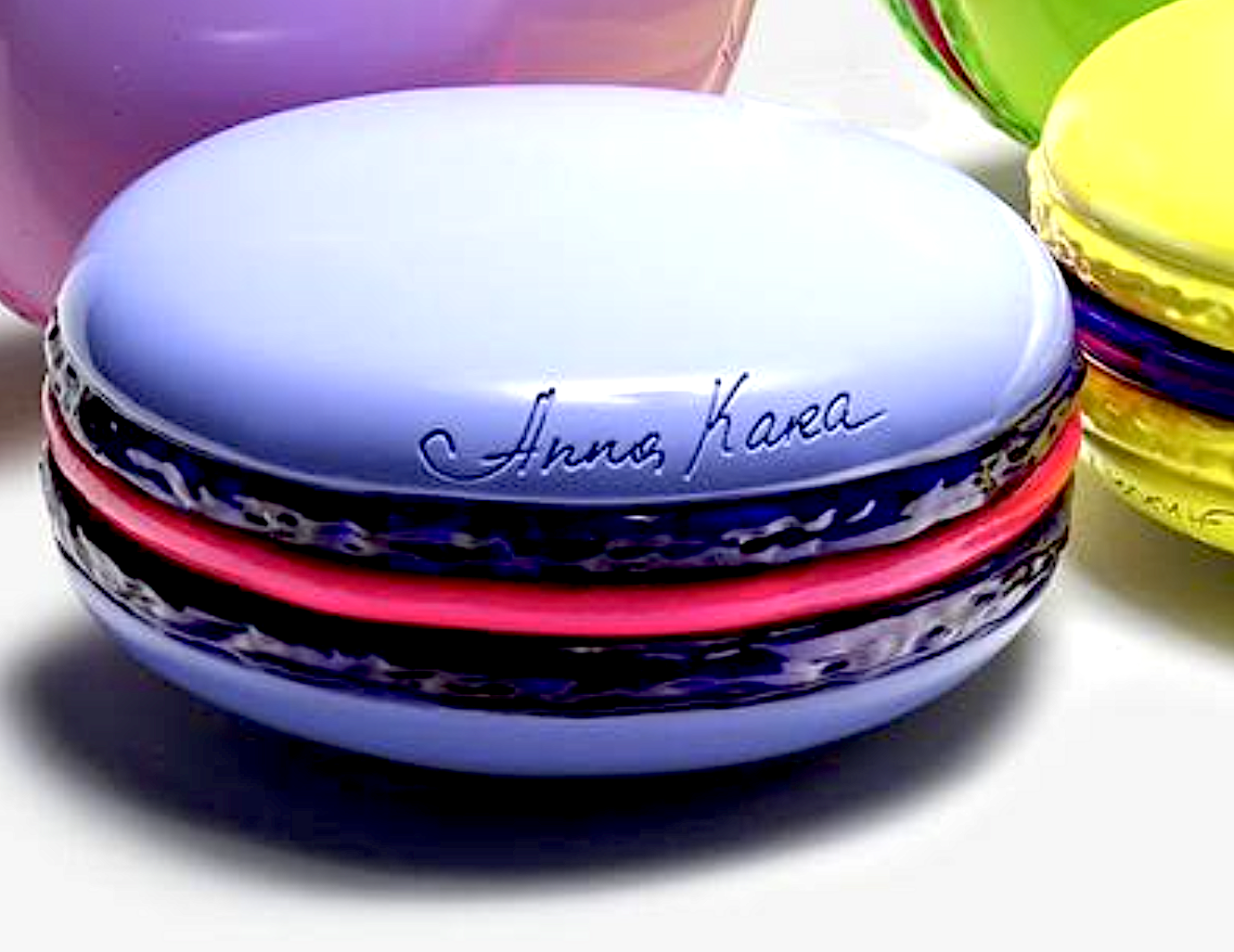 macarons-sculpture-anna-kara-1.png